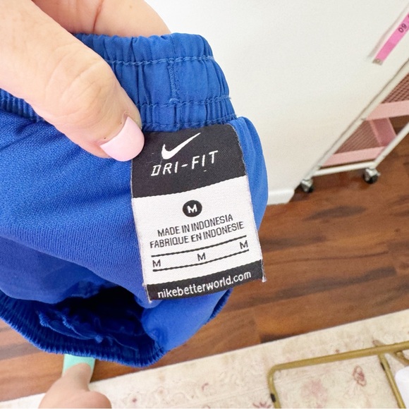 Nike Dri-Fit University of Florida UF Gators Athletic Shorts Medium - Picture 4 of 4